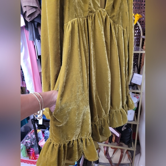 #120- Free People Estella Velvet in Moss NWOT - Picture 5 of 7